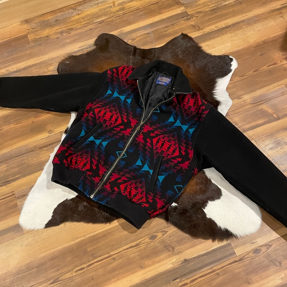 Pendleton Black and Red Jacket - Picture 5 of 16